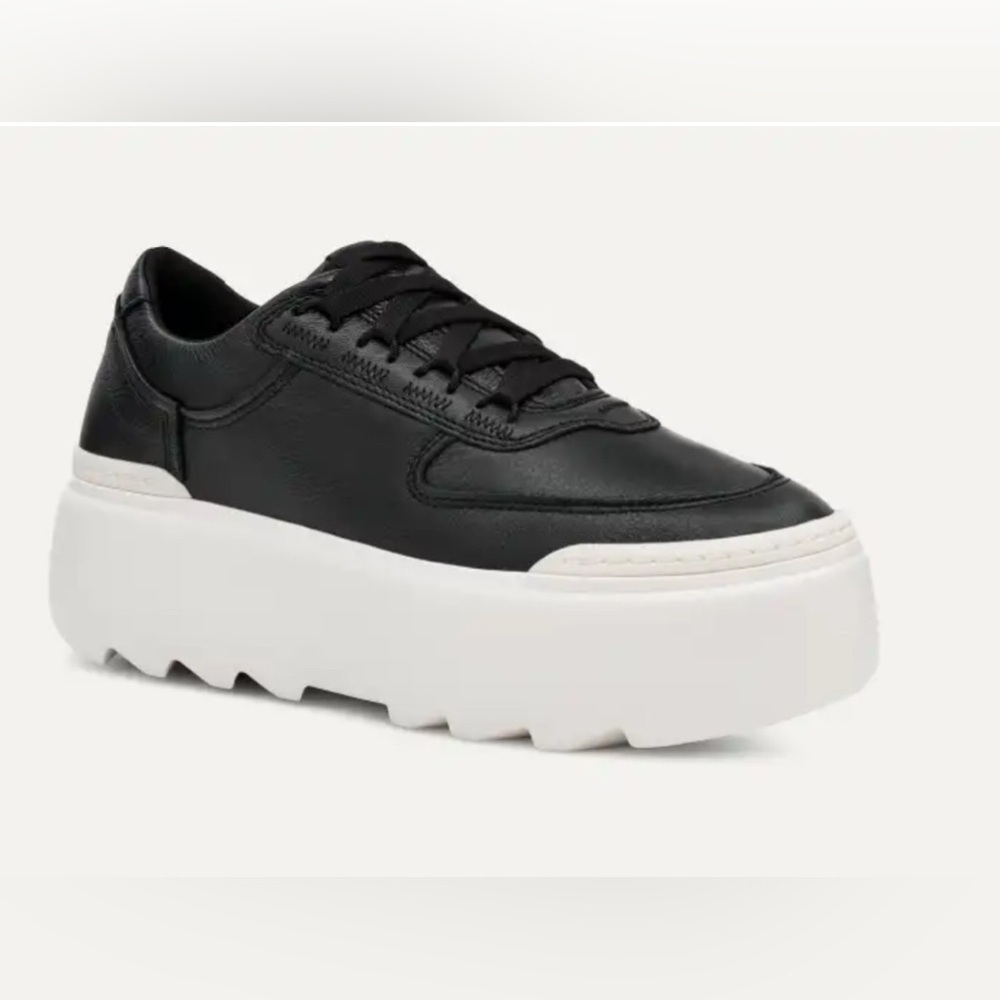 *NWOT* UGG Marin Mega Trainer Sneaker